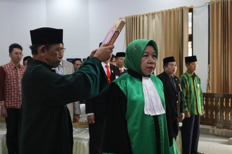 PELANTIKAN DAN PENGAMBILAN SUMPAH JABATAN HAKIM TINGGI DIRANGKAIKAN DENGAN PENGANTAR ALIH TUGAS CALON HAKIKM
