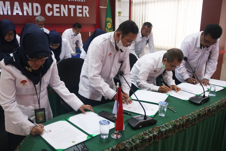 PENGUCAPAN PAKTA INTEGRITAS KETUA,WAKIL KETUA, PANITERA, SEKRETARIS BESERTA SELURUH HAKIM PTA KENDARI MELALUI VIRTUAL