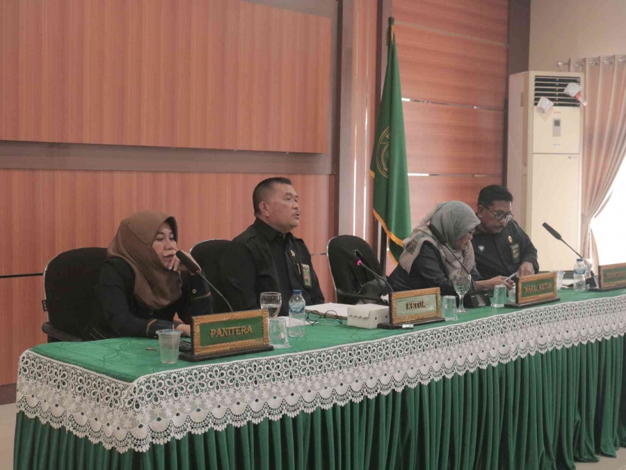 Jajaran Pimpinan pada PTA Kendari mempimpin Rapat Pelaksanaan Anggaran Triwulan I Tahun 2023 (03/01/2023)