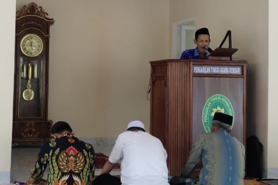 PTA Kendari Selenggarakan Sholat Jumat Perdana Pasca Idul Fitri, Khatib Ajak Jamaah Giatkan Puasa Syawal