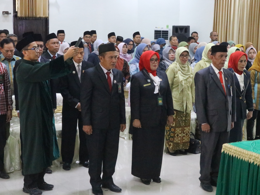 Ketua PTA Kendari Lantik Panitera dan Panitera Pengganti, Tegaskan Pentingnya Integritas