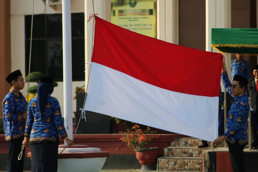 UPACARA HARI PAHLAWAN DI PTA KENDARI: MENGENANG JASA PARA PAHLAWAN DENGAN KHIDMAT