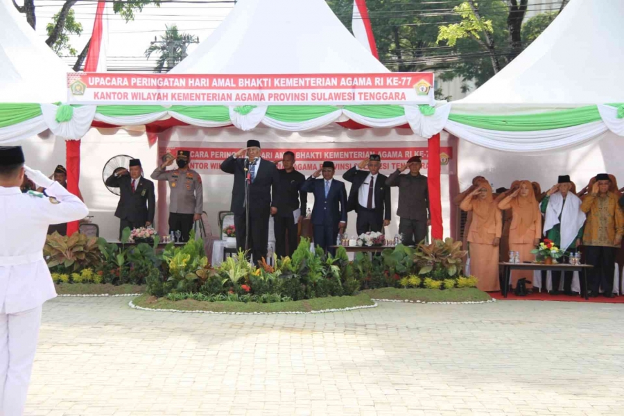 Ketua PTA Kendari Menghadiri Upacara HAB Kemenag Ke-77 di Kanwil Kemenag Sultra (03/01/2023)