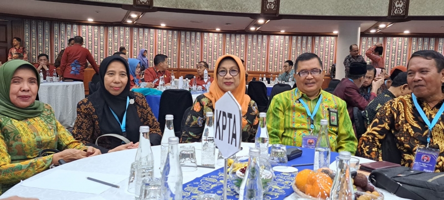 KETUA, PANITERA, DAN SEKRETARIS PTA KENDARI IKUTI PEMBUKAAN RAPAT KOORDINASI DAN BIMTEK DITJEN BADILAG