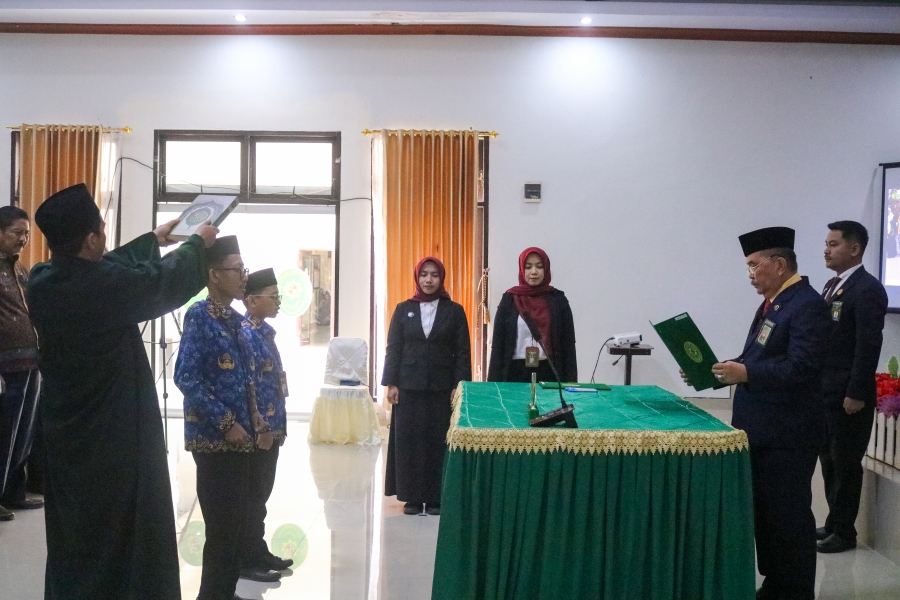 Pengambilan Sumpah PNS Baru di PTA Kendari, Ketua PTA Tekankan Profesionalisme dan Semangat Melayani