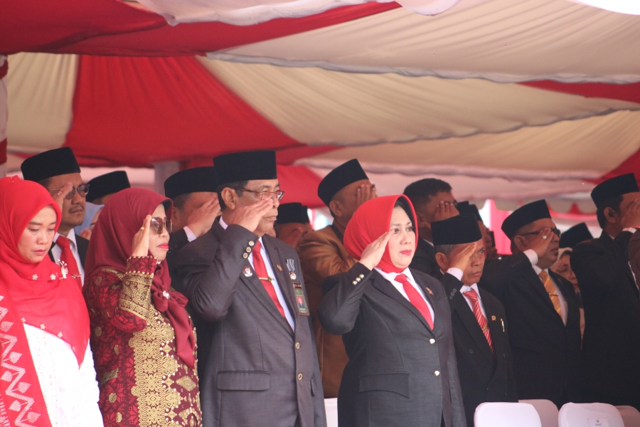 PTA Kendari Hadiri Upacara HUT RI ke-80 di Lapangan Kantor Gubernur Sultra
