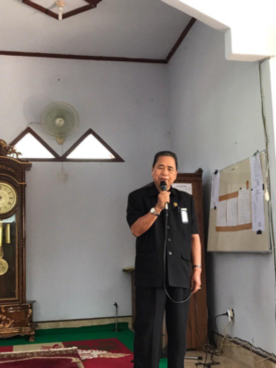 Ketua PTA Sulawesi Tenggara sedang menyampaikan kultum di Mushola PTA Kendari (13/5/2019)