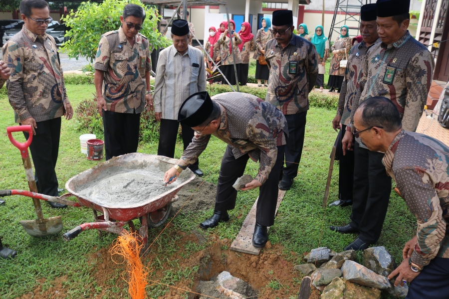 PELETAKKAN BATU PERTAMA RENOVASI MASJID AL AMIN DAN HALAL BIHALAL IDUL FITRI 1445 H