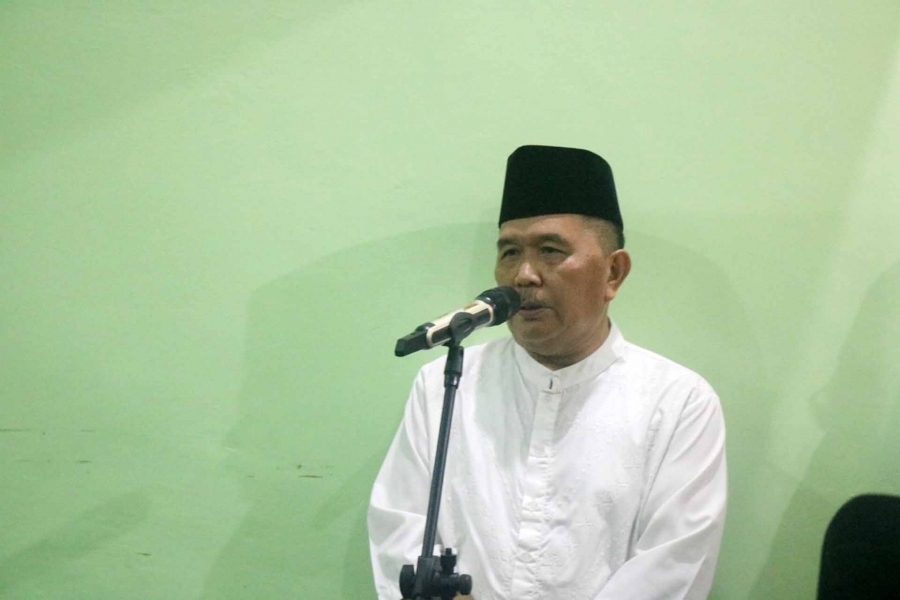 Ketua PTA Kendari menyampaikan kesan terhadap almarhum di Rumah Duka Alhamrhum K.H. Hamzah Mappa (28/03/2023)