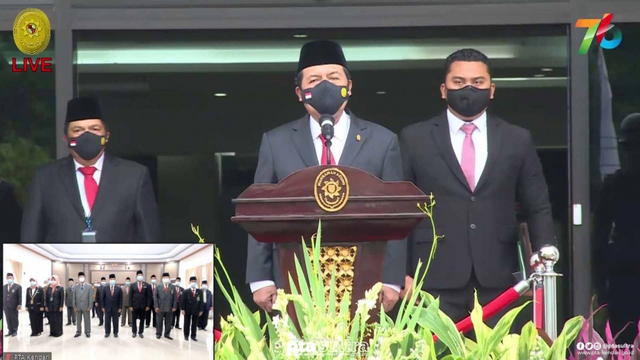 Yang Mulia Ketua Mahkamah Agung, Dr. H. Syarifuddin, S.H., M.H. mempimpin Upacara Peringatan HUT Mahkamah Agung RI Ke-76
