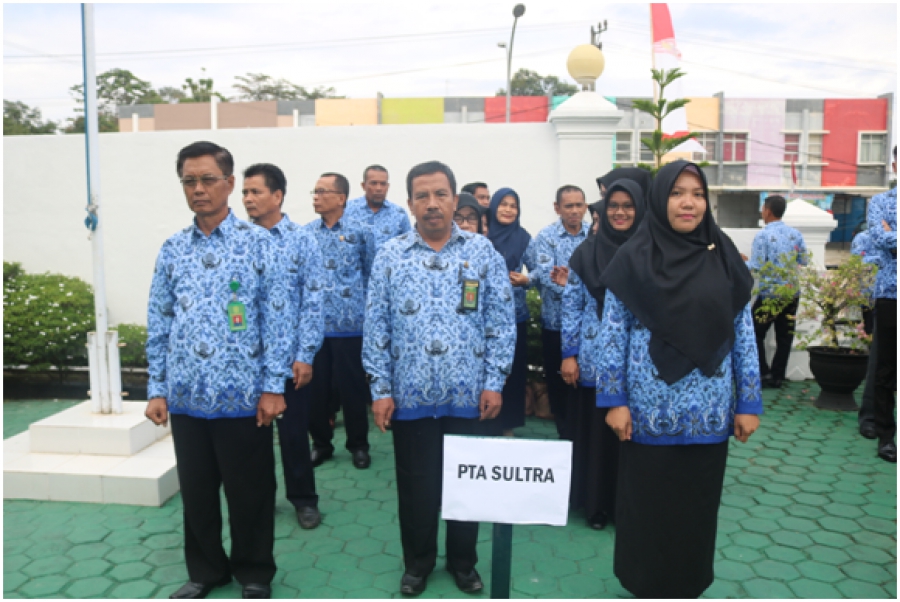 Para pegawai PTA Sultra mengikuti Upacara HUT MA RI ke-74 di Pengadilan Tinggi Sulawesi Tenggara (19/8/2019)