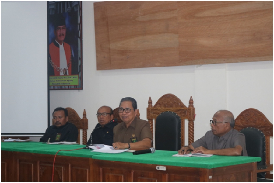 KPTA (Kedua dari Kanan) dan WKPTA (Kedua dari kiri) memimpin jalannya rapat, serta Sekretaris (kiri) sebagai moderator dan Panitera (Kanan) sebagai notulis (14/10/2019)